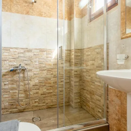 Stratos Villa *